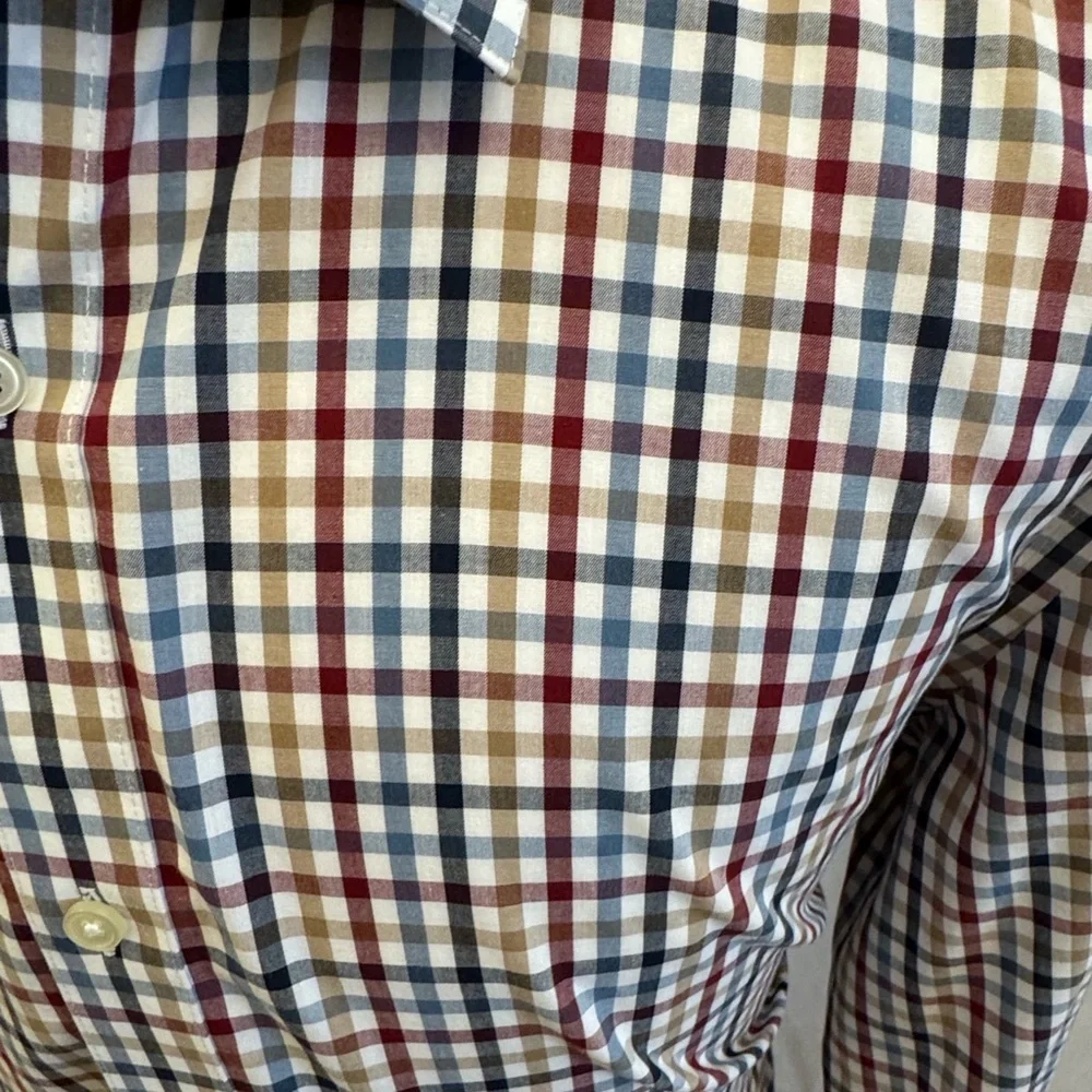 Banana‎ Republic Checkered Button Down Shirt